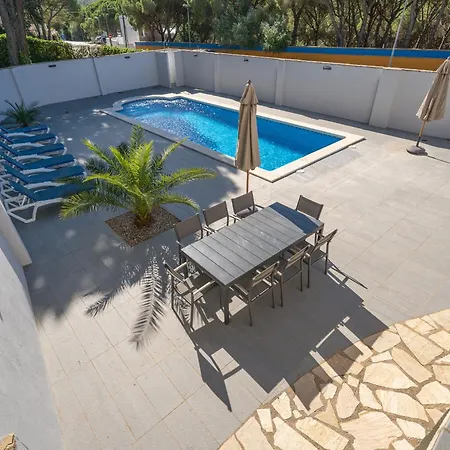 Cornelia Con Piscina Privada Villa