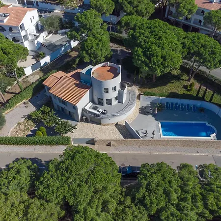 Cornelia Con Piscina Privada *